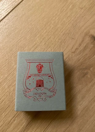 Camée cire trudon parfumé abd el Kader, marke: Cire Trudon, zustand: Sehr gut, 10,00 €, 11,20 € inklusive Vinted-Käuferschutz