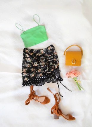 🌸🌿 Mini jupe froncé fleurs et pois Asos 🌿🌸, marca: ASOS, estado: Novo sem etiquetas, tamanho: L / 40 / 12, €12.99, €14.34 inclui Proteção do Comprador