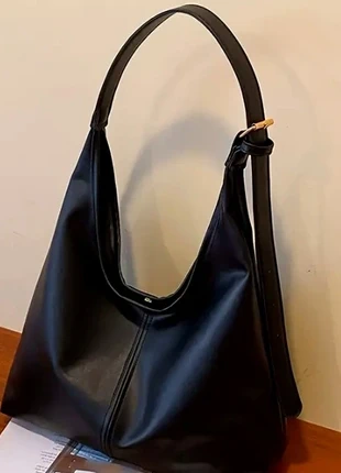 Borsa hobo nera con cinghia, marque: Spring, état: Neuf sans étiquette, 17,00 €, 18,55 € Protection acheteurs incluse