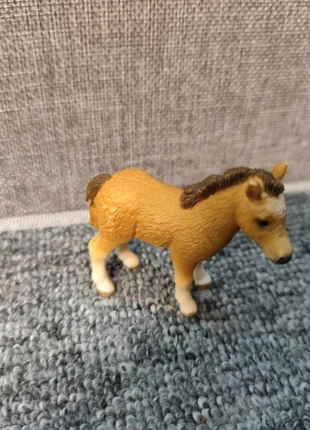 Figurine cheval Schleich poney poulain dartmoor 2010, marke: Schleich, zustand: Gut, größe: Frühchen, bis 44, 2,00 €, 2,80 € inklusive Vinted-Käuferschutz