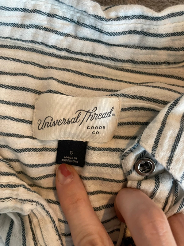 Universal Thread button down 3