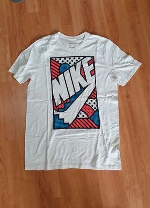 Tee short Nike, merk: Nike, staat: Heel goed, maat: M, € 7,00, € 8,05 inclusief Kopersbescherming