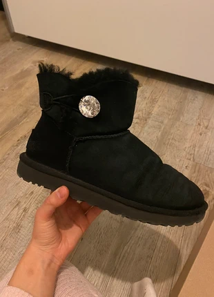 Ugg noir Swarovski, marque: UGG, état: Bon état, taille: 39, 77,00 €, 81,55 € Protection acheteurs incluse