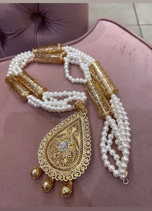 Collier Chaoui Long avec Perles blanche et Pendentif Doré, marque: Du rêve Au Mariage, état: Neuf sans étiquette, 30,00 €, 32,20 € Protection acheteurs incluse