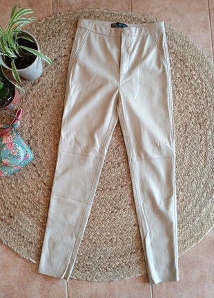 Pantalon moulant slim Zara taille haute simili cuir beige nude 36, marque: Zara, état: Très bon état, taille: S / 36 / 8, 9,00 €, 10,15 € Protection acheteurs (Pro) incluse