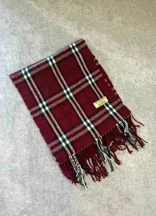 Écharpe Burberry bordeaux, marke: Burberry, zustand: Sehr gut, 45,00 €, 47,95 € beinhaltet Vinted-Käuferschutz Pro