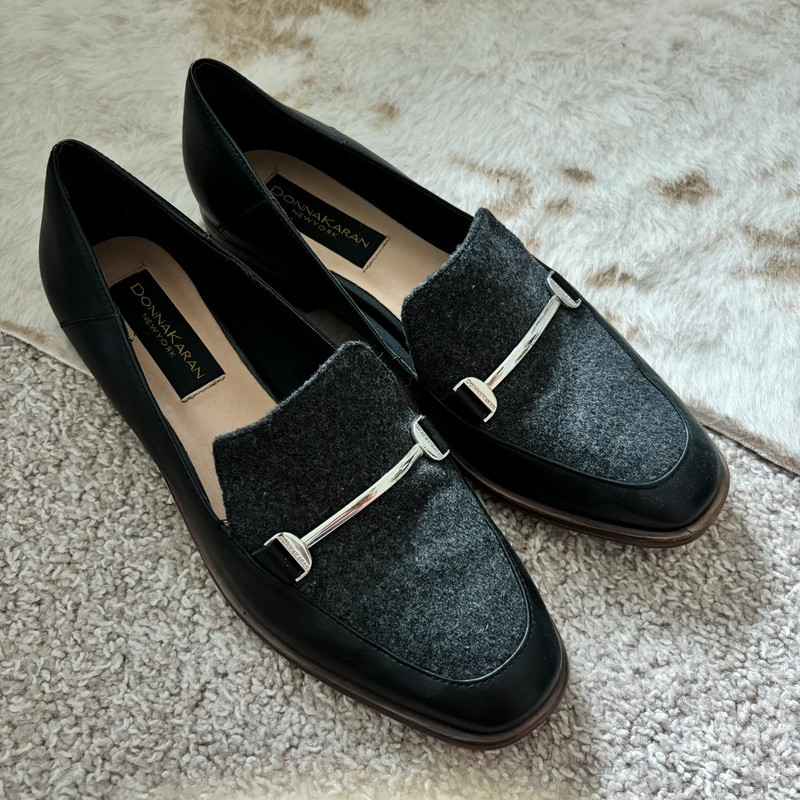 Size 8.5 women’s Donna Karan loafers 1