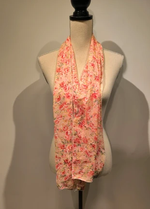 Foulard à fleurs roses, marke: Rose, zustand: Sehr gut, 6,00 €, 7,00 € inklusive Vinted-Käuferschutz