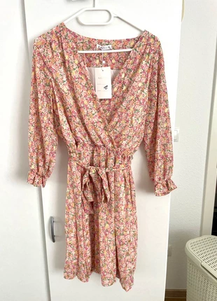 Blumenkleid mit golddetails, marque: Kaylla, état: Neuf avec étiquette, taille: M / 38 / 10, 8,00 €, 9,10 € Protection acheteurs incluse