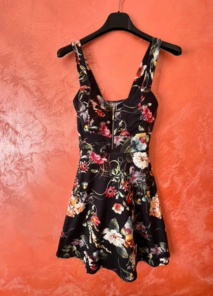 Vestito svasato nero con fantasia floreale e spalline TG. S, marca: no brand, estado: Muy bueno, tamaño: S / 36 / 8, 2,00 €, 2,80 € Protección al comprador incluida