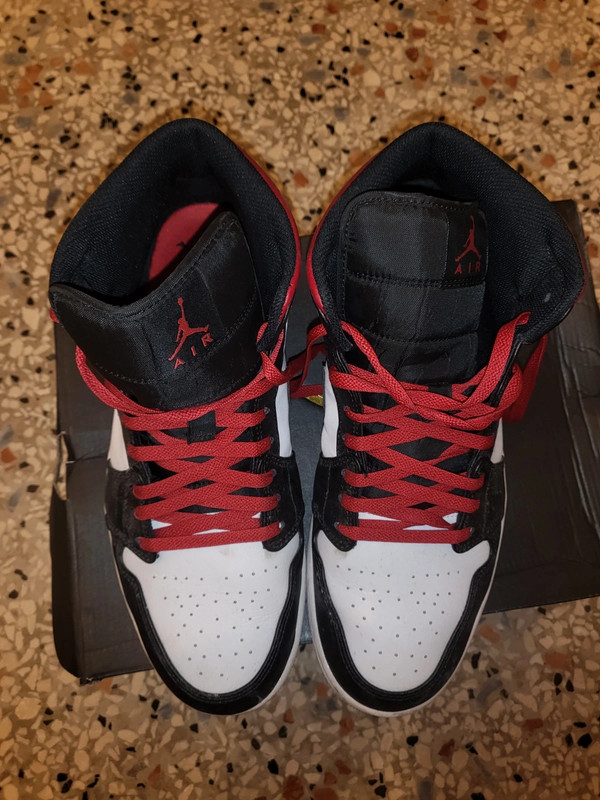Air Jordan 1 Mid rosse e nere 3