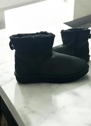 UGG dames W Classic Mini Ii Black 38 laarzen boots zwart, merk: UGG, staat: Heel goed, maat: 38, € 50,00, € 53,20 inclusief Kopersbescherming