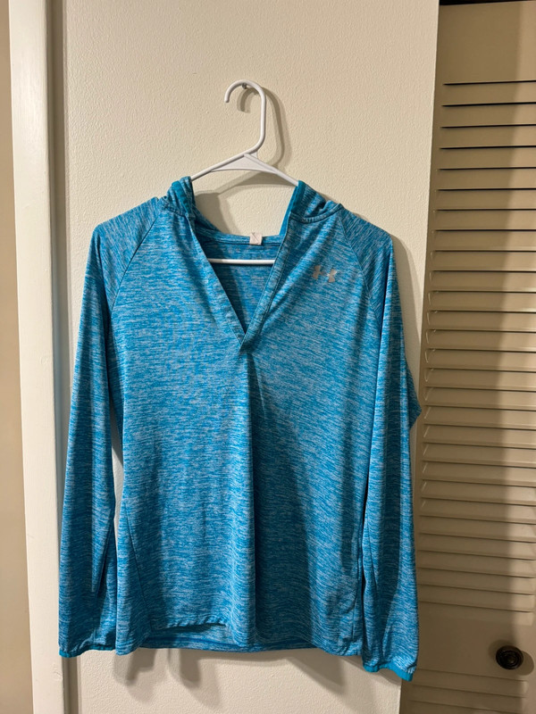 Blue Under Armour Long Sleeve Shirt Size Small 1