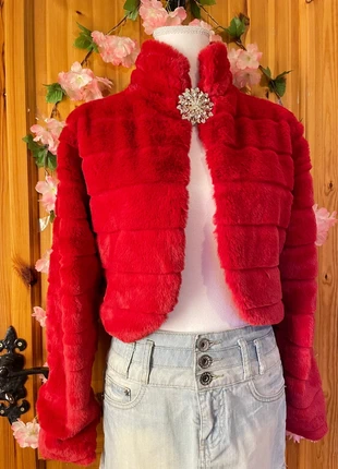 Faux Fur Cropped Jacket | High Neck | Statement Brooch | 315., brand: Christmas, condition: Very good, size: M / 38 / 10, €25.00, €26.95 includes Buyer Protection