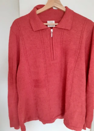 Orange-red woolmix sweater, merk: Vintage Dressing, staat: Heel goed, maat: XL / 42 / 14, € 5,50, € 6,48 inclusief Kopersbescherming