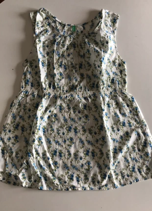 Top benetton fresco con i fiori mai usato taglia xs, marque: United Colors of Benetton, état: Neuf sans étiquette, taille: XS / 34 / 6, 5,00 €, 5,95 € Protection acheteurs incluse