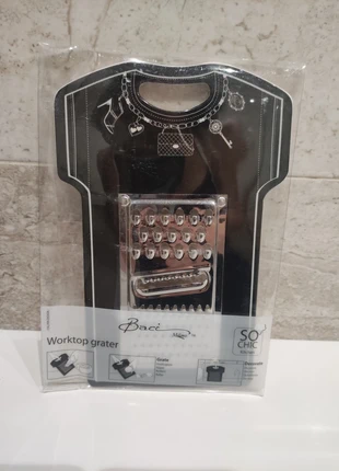 worktop grater di design, merk: Baci Milano, staat: Nieuw met prijskaartje, € 9,00, € 10,15 inclusief Kopersbescherming
