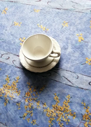 Tasse avec soucoupe motif doré , état: Satisfaisant, 1,00 €, 1,75 € Protection acheteurs incluse