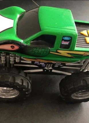 Speelgoed monster truck snake bite Firestone road rippers. Rijd vanzelf, merk: Snake bite, staat: Goed, maat: Universeel, € 12,00, € 13,30 inclusief Kopersbescherming