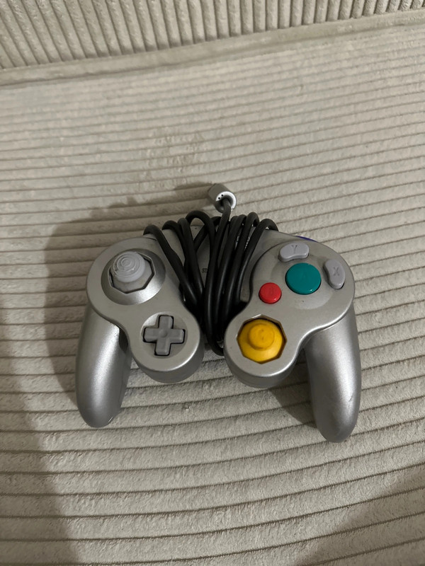 Manette officielle de Gamecube grise