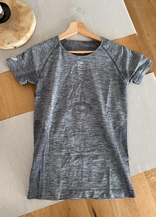 T-shirt de sport décathlon M, marque: Decathlon, état: Neuf sans étiquette, taille: M / 38 / 10, 3,00 €, 3,85 € Protection acheteurs incluse