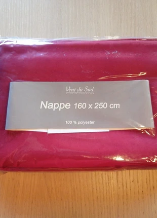 très belle nappe rouge framboise polyester , brand: VENT DU SUD, condition: New with tags, €18.00, €19.60 includes Buyer Protection