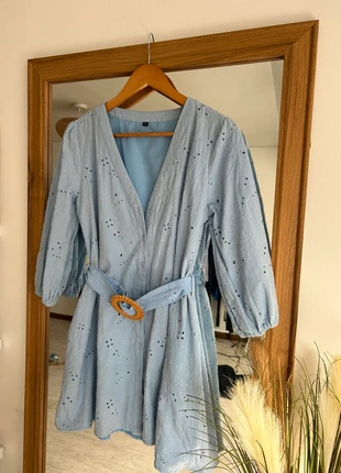 Robe bleu avec détails broderie - XS, marca: Boutique Parisienne, estado: Novo sem etiquetas, tamanho: XS / 34 / 6, €15.00, €16.45 inclui Proteção do Comprador