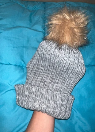 Gorro con bolita pelo, marque: TEX, état: Neuf sans étiquette, taille: M, 6,99 €, 8,04 € Protection acheteurs incluse