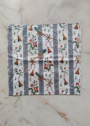 Coupon tissu coton ameublement motif rayures rayé fleurs roses gris blanc pompom paon, marque: pas de marque, état: Très bon état, 2,00 €, 2,80 € Protection acheteurs incluse