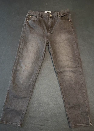 Graue Jeans, marke: Pull & Bear, zustand: Sehr gut, größe: XL / 42 / 14, 5,00 €, 5,95 € inklusive Vinted-Käuferschutz