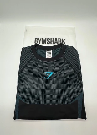 Gymshark Onyx 5.0 Seamless Long Sleeve T-Shirt Brand Blue Medium, marque: Gymshark, état: Neuf avec étiquette, taille: M, 80,00 €, 84,70 € Protection acheteurs incluse