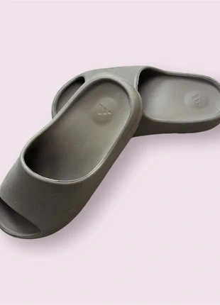 Yeezy Sliders Size - UK 10, brand: Yeezy, condition: Good, size: 45.5, €35.00, €37.45 includes Buyer Protection