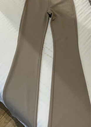 Pantalon marron clair H&M, marque: H&M, état: Neuf sans étiquette, taille: XS / 34 / 6, 8,00 €, 9,10 € Protection acheteurs incluse