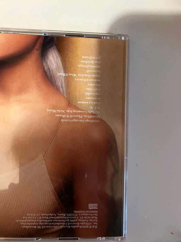 Ariana Grande Sweetener Bag - Vinted