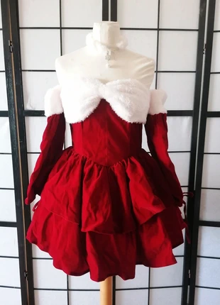 Dress red&white, marque: Kawaii, état: Très bon état, taille: M / 38 / 10, 35,00 €, 37,45 € Protection acheteurs incluse