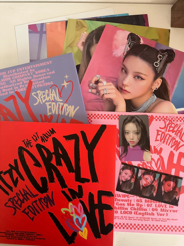 Itzy Crazy in love (special edition) 1