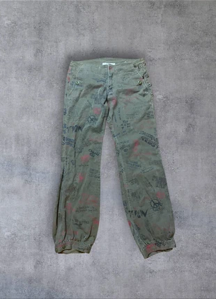 fornarina punk khaki corduroy pants with graffiti writing, marque: Fornarina, état: Très bon état, taille: M / 38 / 10, 29,00 €, 31,15 € Protection acheteurs incluse