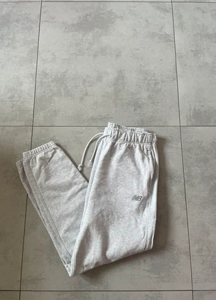 Jogging large gris new balance taille M, brand: New Balance, condizioni: Nuovo senza cartellino, taglia: M, €30.00, €32.20 include la Protezione acquisti