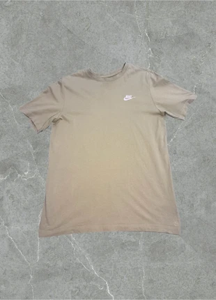 Nike t-shirt vert kaki logo brodé - taille M, marca: Nike, estado: Novo sem etiquetas, tamanho: M, €6.00, €7.00 inclui Proteção do Comprador