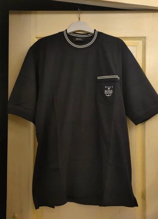 T-shirt uni bleu marine homme Hugo Boss taille M, brand: Hugo Boss, condition: Very good, size: M, €10.00, €11.20 includes Buyer Protection