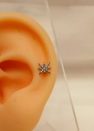 Bijou piercing helix étoile en acier inoxydable avec zircons clair helix, tragus,flat ou lobe, marque: r'gos, état: Neuf sans étiquette, 12,00 €, 13,30 € Protection acheteurs incluse
