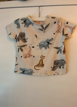 T-shirt HEMA beige, merk: Hema, staat: Goed, maat: 6-9 maanden / 68 cm, € 2,00, € 2,80 inclusief Kopersbescherming