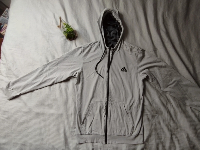 Gilet adidas noir et top blanc