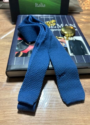 Cravatta vintage chic Valentino, marca: Valentino, estado: Muy bueno, 15,00 €, 16,45 € Protección al comprador Pro incluida