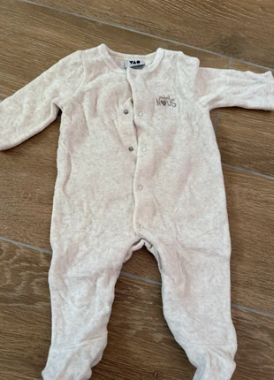 Pyjama velour, marque: Tape à l'œil, état: Neuf sans étiquette, taille: 3-6 mois / 62 cm, 3,00 €, 3,85 € Protection acheteurs incluse