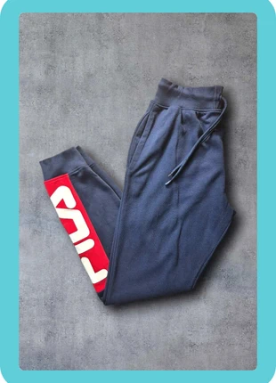 Pantalon de survêtement Fila - Taille S - Bleu marine - Logo sur la cheville - Très bon état, marque: FILA, état: Très bon état, taille: S, 11,00 €, 12,25 € Protection acheteurs incluse