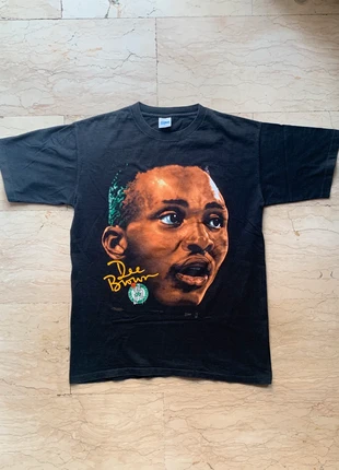 Rara T-Shirt Dee Brown Celtics NBA Salem Sportswear Vintage, brand: Salem sportswear, condizioni: Ottime, taglia: L, €65.00, €68.95 include la Protezione acquisti