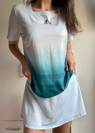 Completo Adidas t-shirt e pantagonna, brand: adidas, condizioni: Nuovo senza cartellino, taglia: L / IT 44 / EU 40, €20.00, €21.70 include la Protezione acquisti