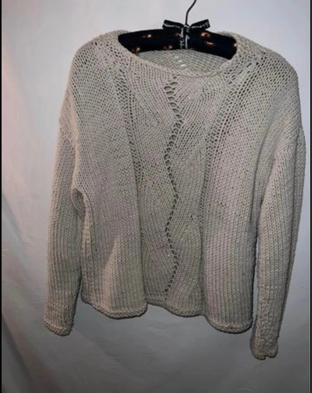 tan knit women’s sweater size medium 5