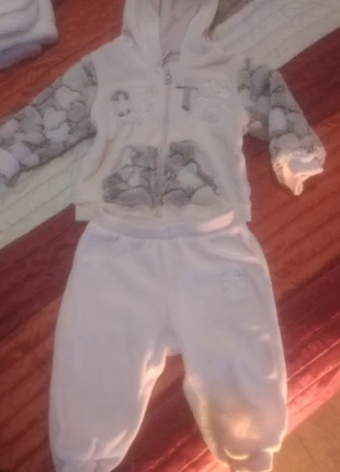 Chandal bebe niña 6 _9 meses , marque: P'tit Môme, état: Neuf avec étiquette, taille: 6-9 mois / 68 cm, 5,00 €, 5,95 € Protection acheteurs incluse